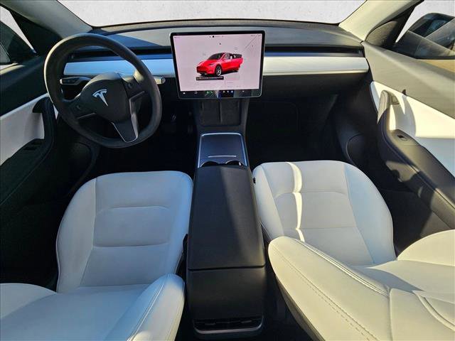 Used 2022 Tesla Model Y Long Range image 13