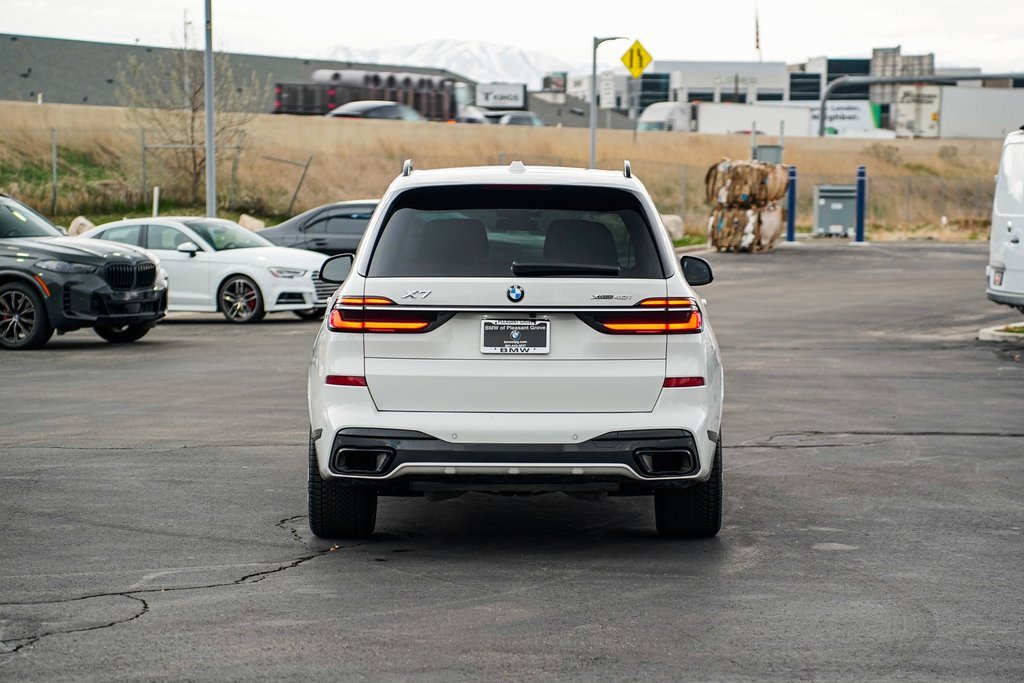 Used 2023 BMW X7 xDrive40i w/ Executive Package image 6