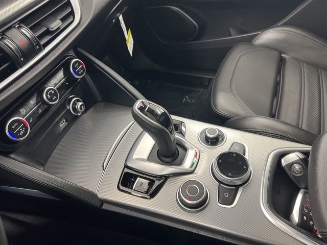 Used 2022 Alfa Romeo Stelvio Veloce AWD/4WD image 19
