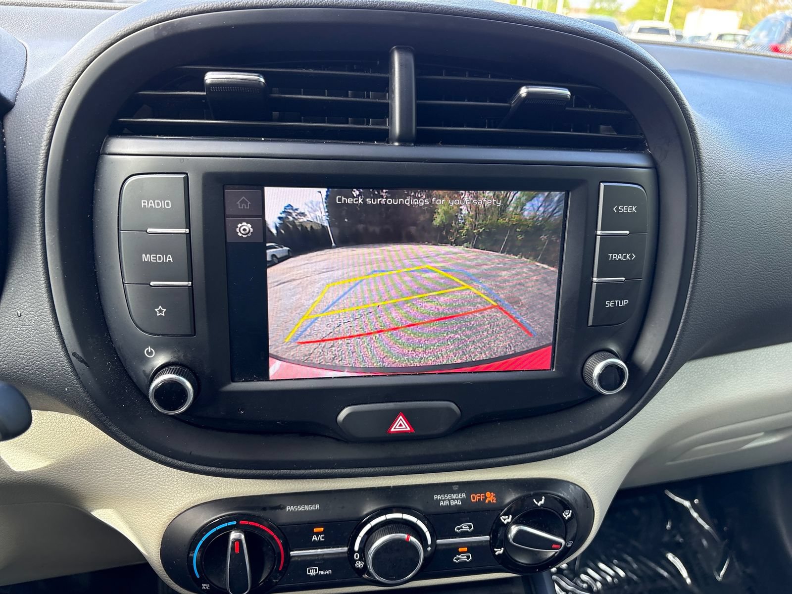 Used 2025 Kia Soul LX w/ LX Technology Package FWD image 20