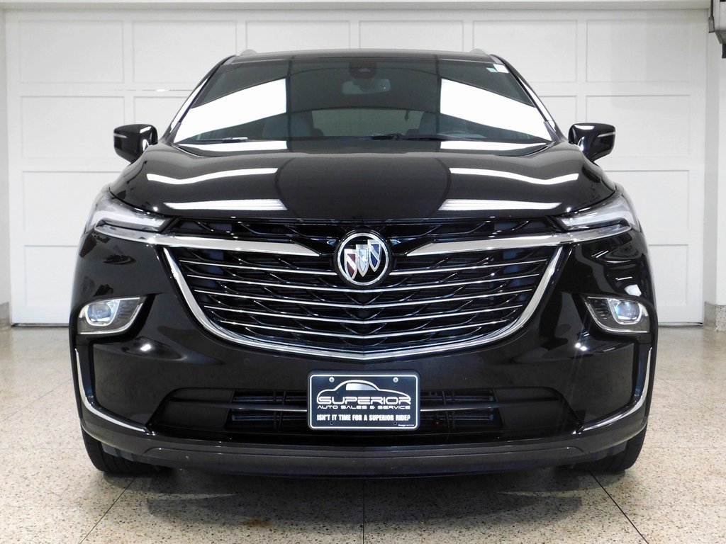 Used 2024 Buick Enclave Essence image 3