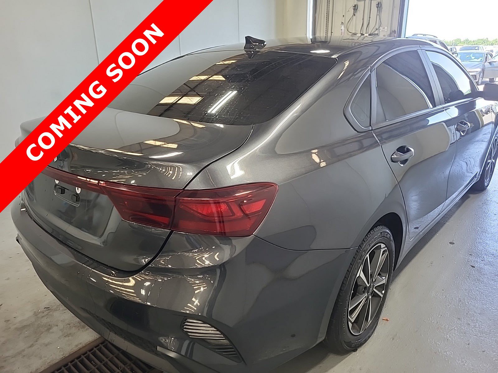 Used 2023 Kia Forte LXS FWD image 3