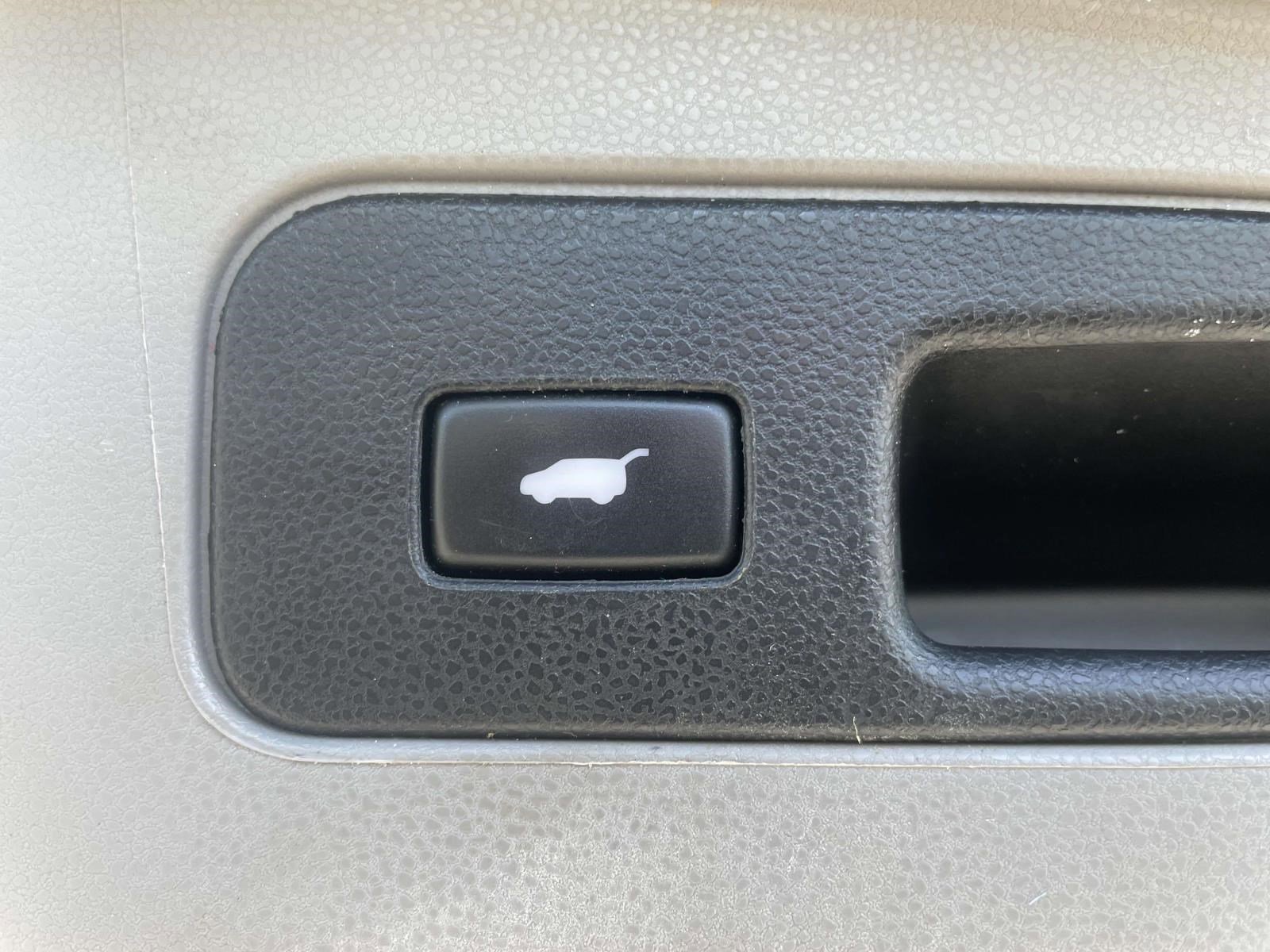 Used 2014 Honda Odyssey Touring Elite image 9