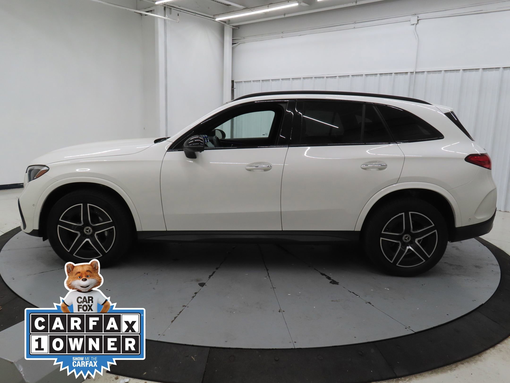 Used 2025 Mercedes-Benz GLC 300 4MATIC image 6