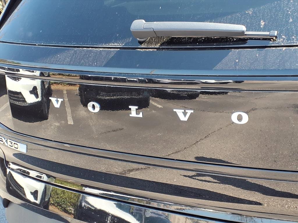 New 2026 Volvo XC90 T8 Plus w/ Protection Package Premier image 5