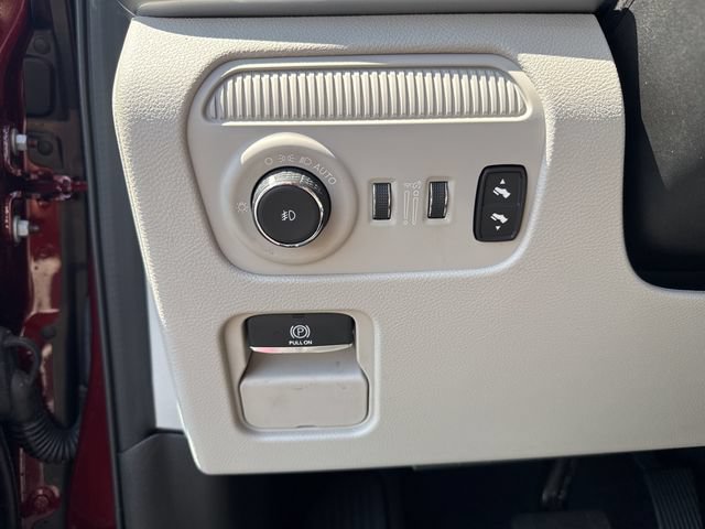 Used 2023 Jeep Wagoneer Series III w/ Convenience Group I AWD/4WD image 14