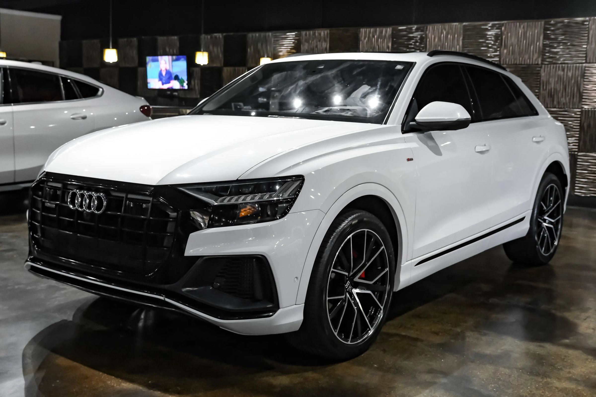 Used 2019 Audi Q8 Prestige w/ Year 1 Package AWD/4WD image 7
