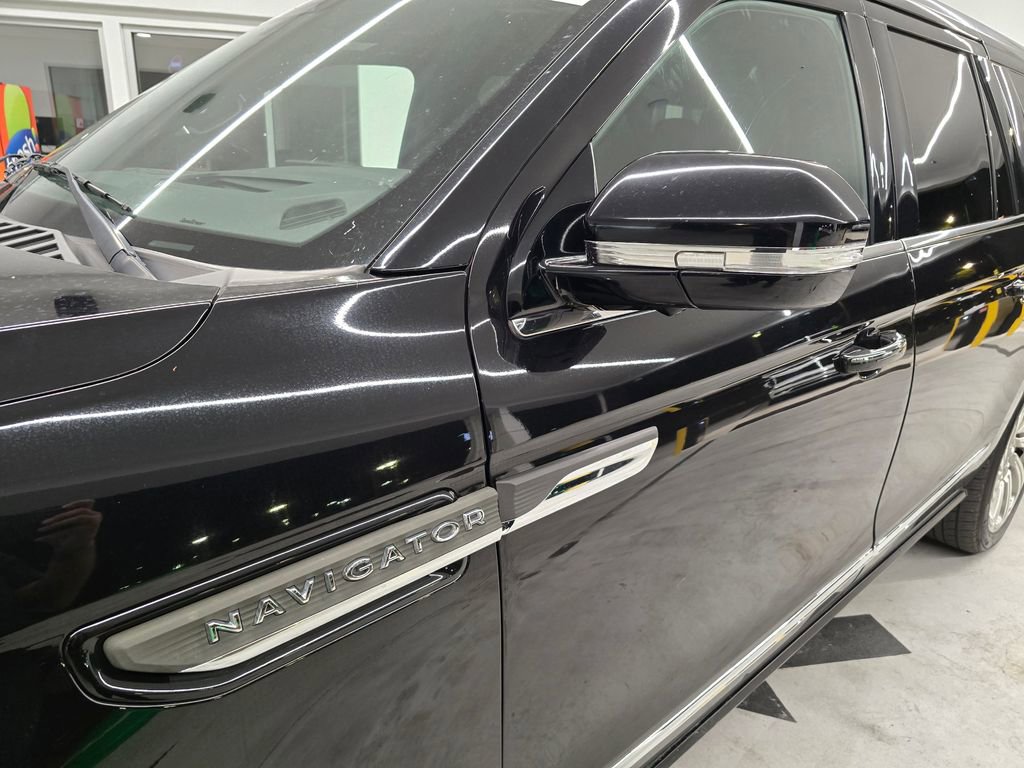 Used 2023 Lincoln Navigator L Reserve AWD/4WD image 11