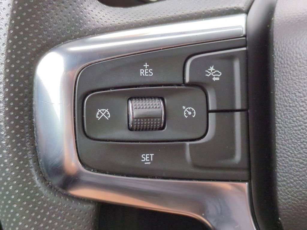 Used 2025 Chevrolet Blazer LT image 25