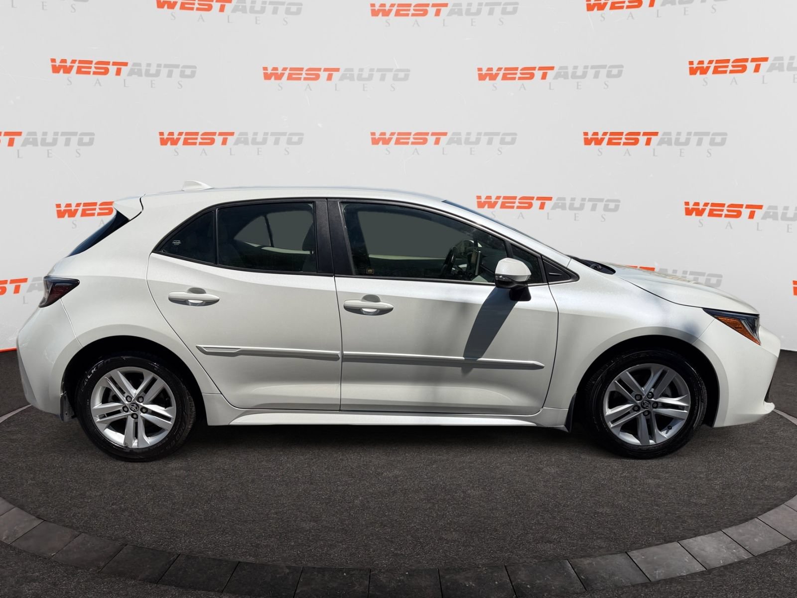 Used 2019 Toyota Corolla SE w/ SE Option Package FWD image 6