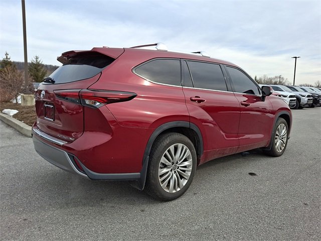 Used 2024 Toyota Highlander Platinum image 6