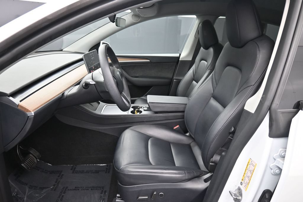 Used 2024 Tesla Model Y Long Range AWD/4WD image 19