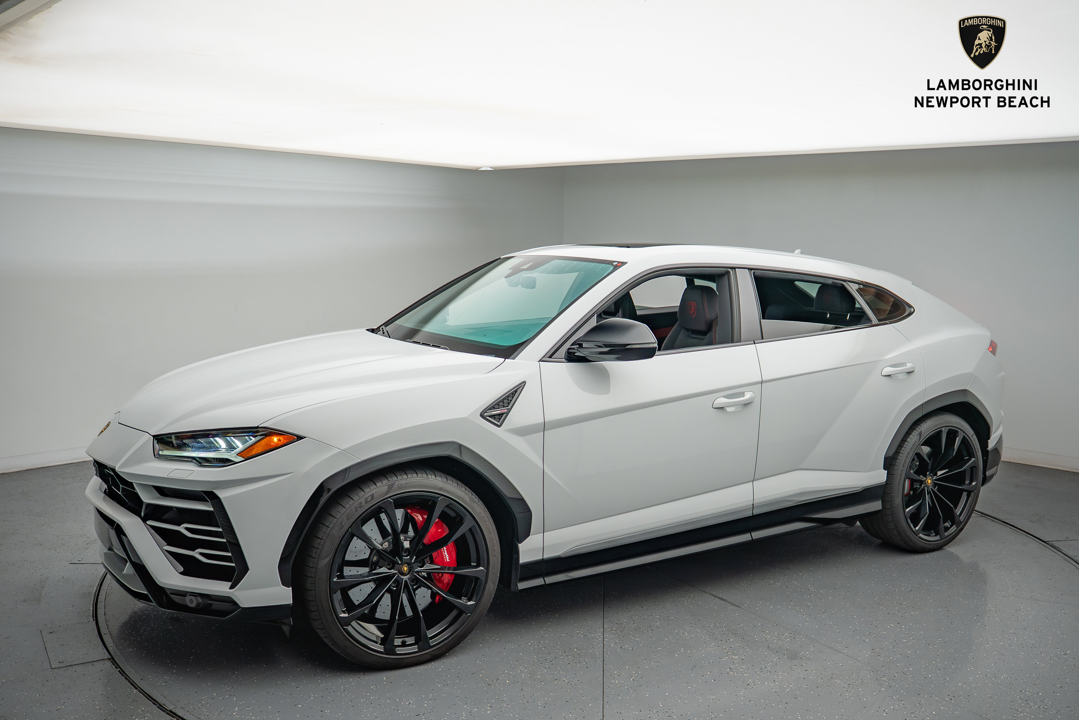Used 2021 Lamborghini Urus AWD/4WD image 11