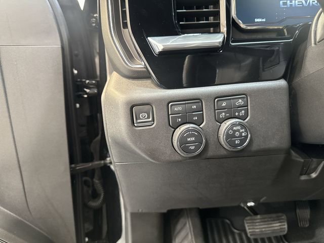 Used 2025 Chevrolet Silverado 2500 LTZ w/ LTZ Convenience Package image 34