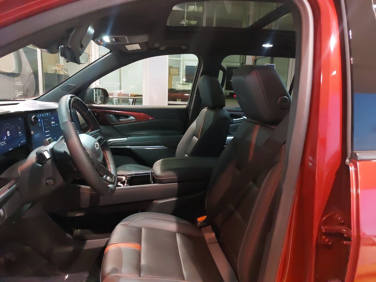 Used 2025 Chevrolet Traverse RS FWD image 14