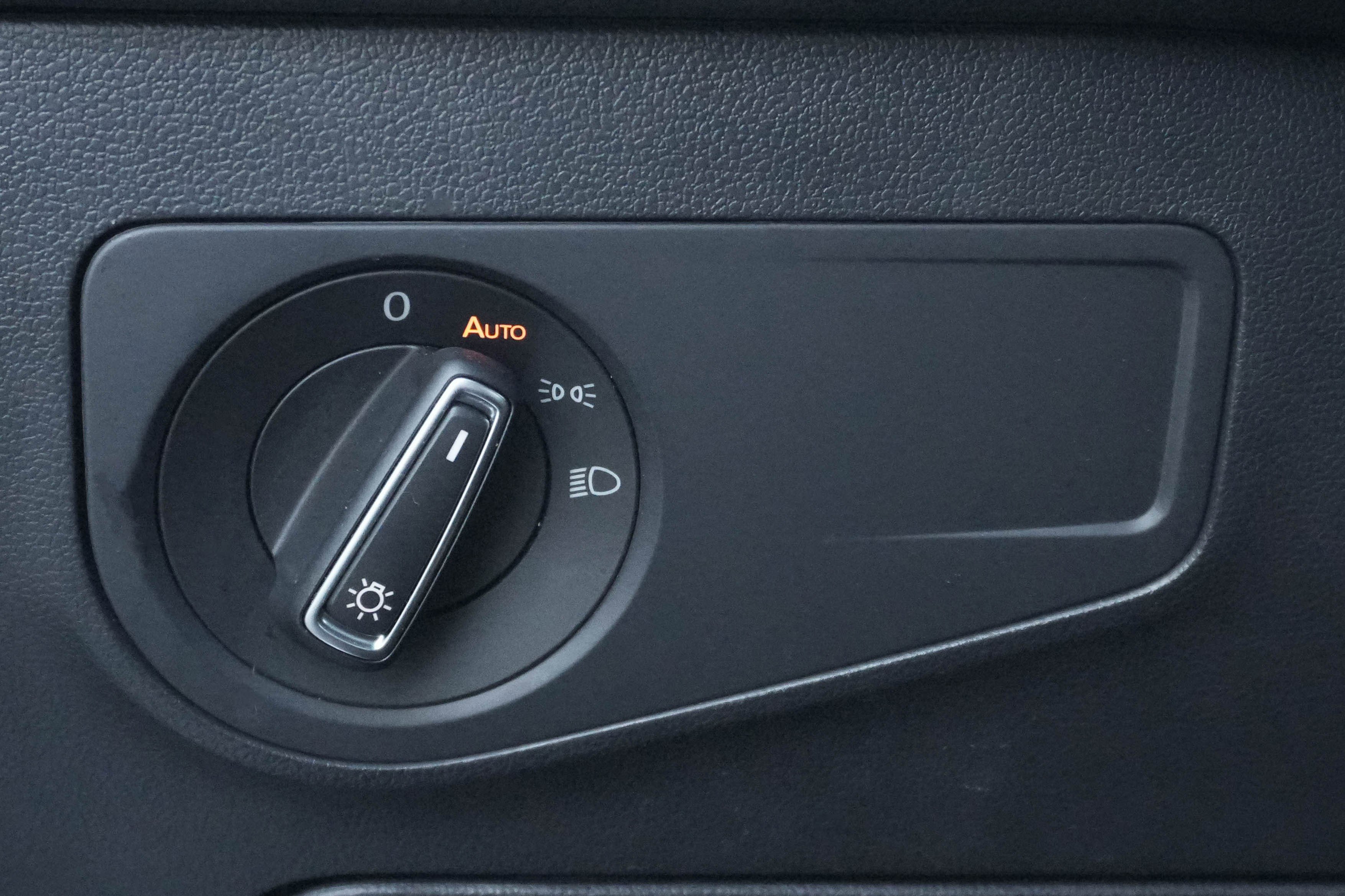 Used 2024 Volkswagen Tiguan SE R-Line image 12