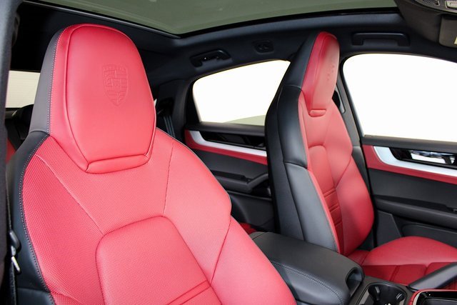 New 2025 Porsche Cayenne Coupe image 28