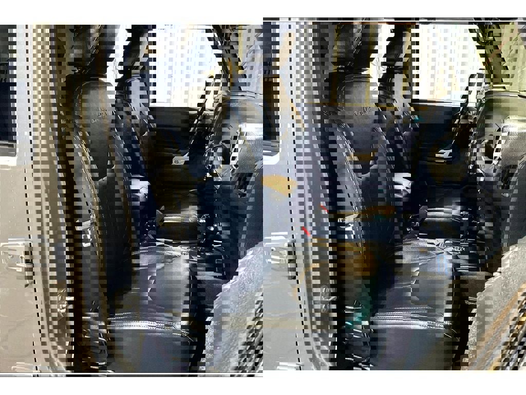 Used 2016 Jeep Wrangler Unlimited Sahara w/ Connectivity Group image 7