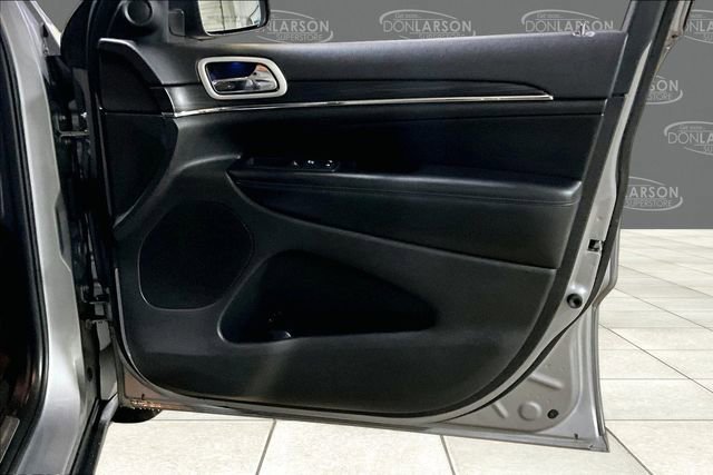 Used 2019 Jeep Grand Cherokee Limited w/ Luxury Group II image 12