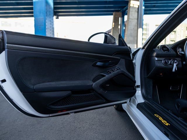 Certified 2025 Porsche 718 Cayman GT4 RS w/ Weissach Package image 32