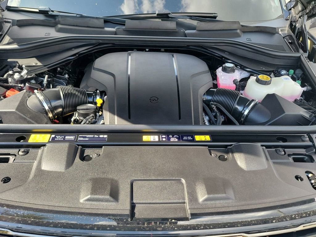 New 2026 Land Rover Range Rover SV image 30