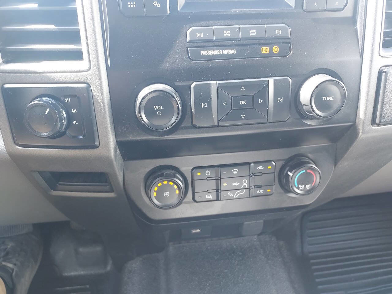 Used 2020 Ford F250 XL w/ Power Equipment Group image 15