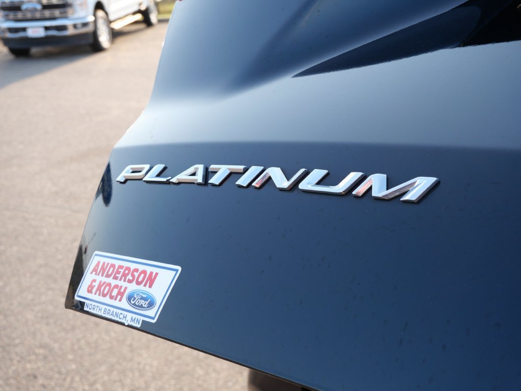 Certified 2024 Ford Escape Platinum AWD/4WD image 9