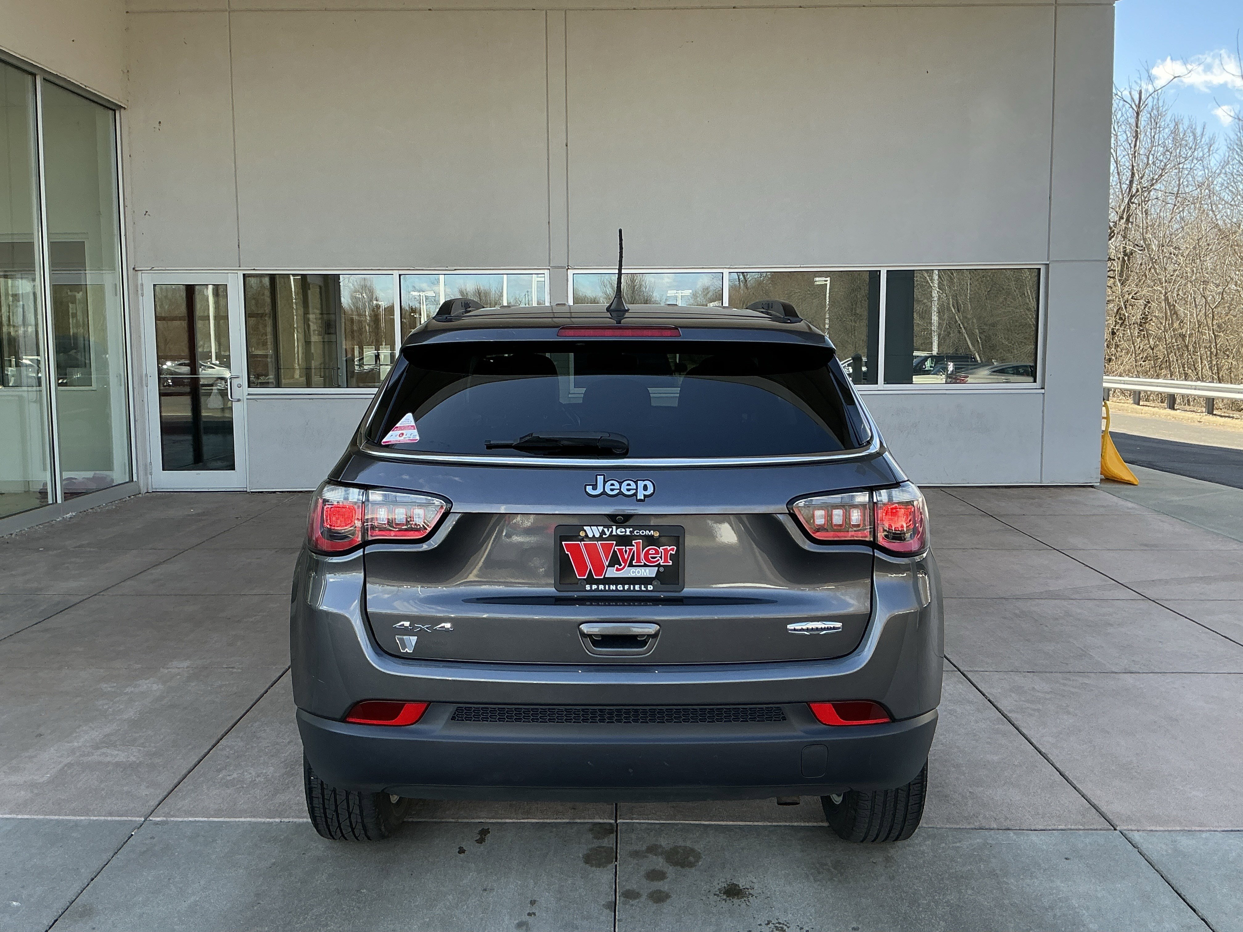 Used 2020 Jeep Compass Latitude w/ Cold Weather Group AWD/4WD image 20