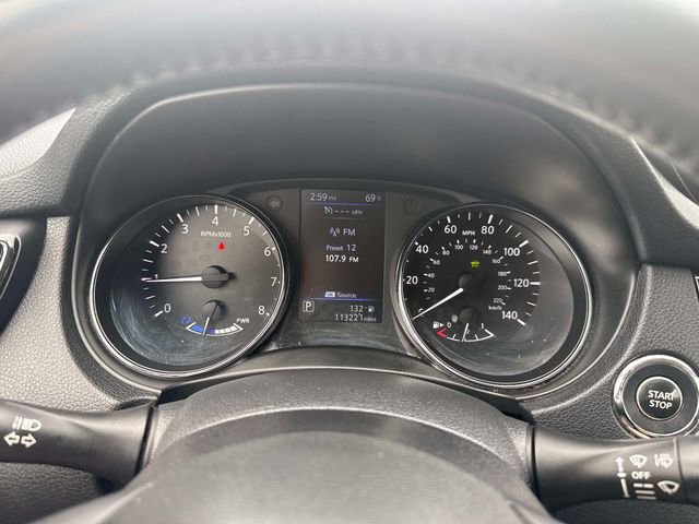Used 2018 Nissan Rogue SV image 25