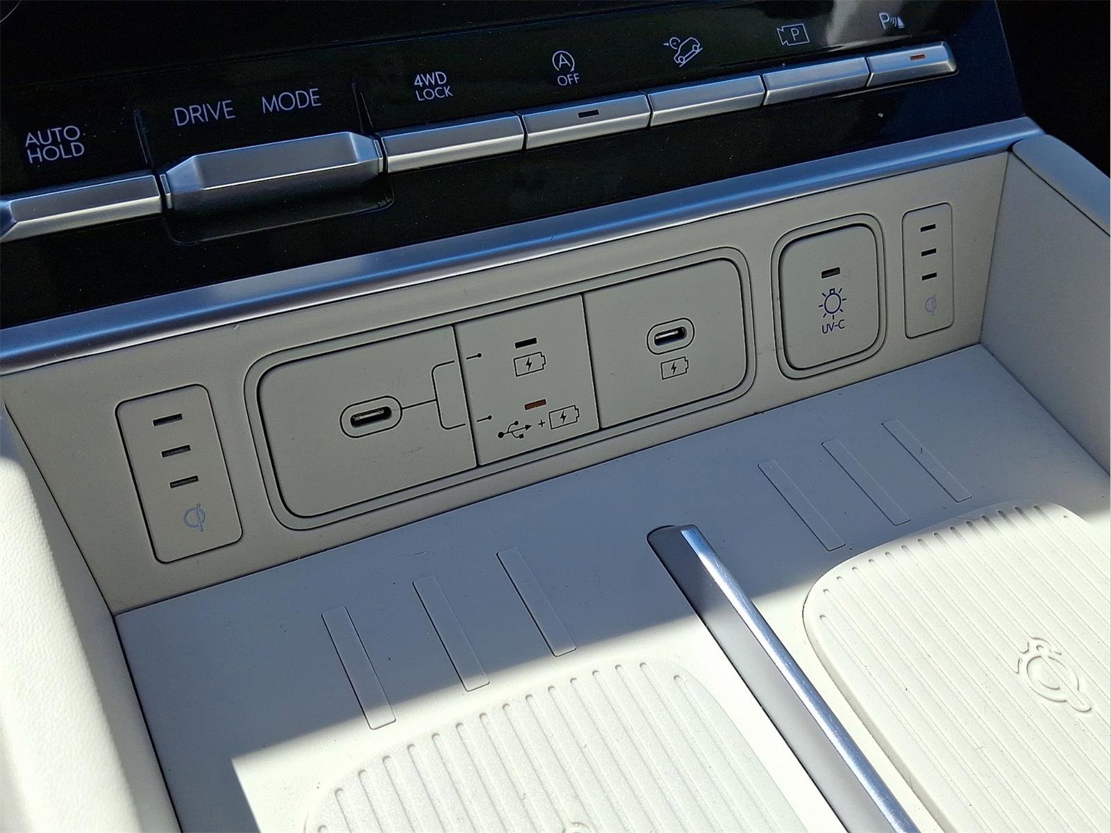 Used 2024 Hyundai Santa Fe Calligraphy image 25