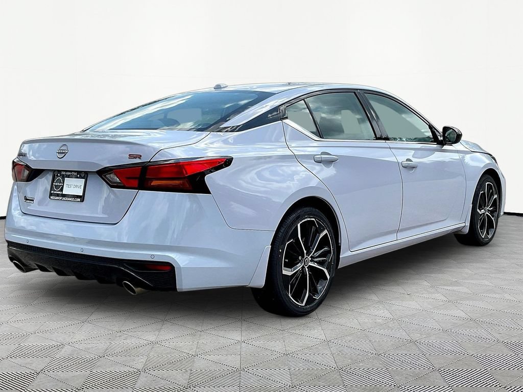 Certified 2024 Nissan Altima 2.5 SR w/ SR Premium Package FWD image 6