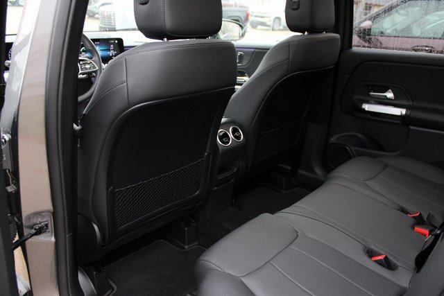 Used 2023 Mercedes-Benz GLB 250 4MATIC image 33
