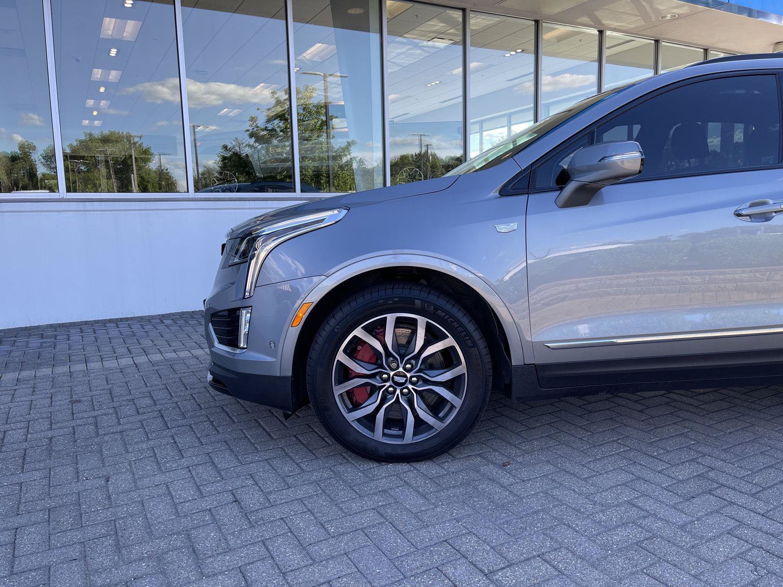 Used 2024 Cadillac XT5 Sportv w/ Technology Package AWD/4WD image 9