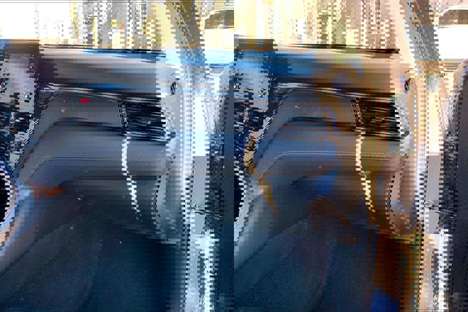 Used 2022 Toyota Camry SE image 17