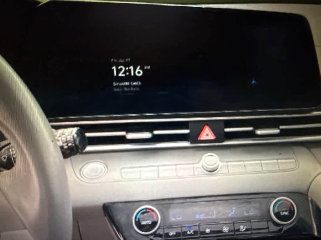 Used 2025 Hyundai Elantra SEL FWD image 13