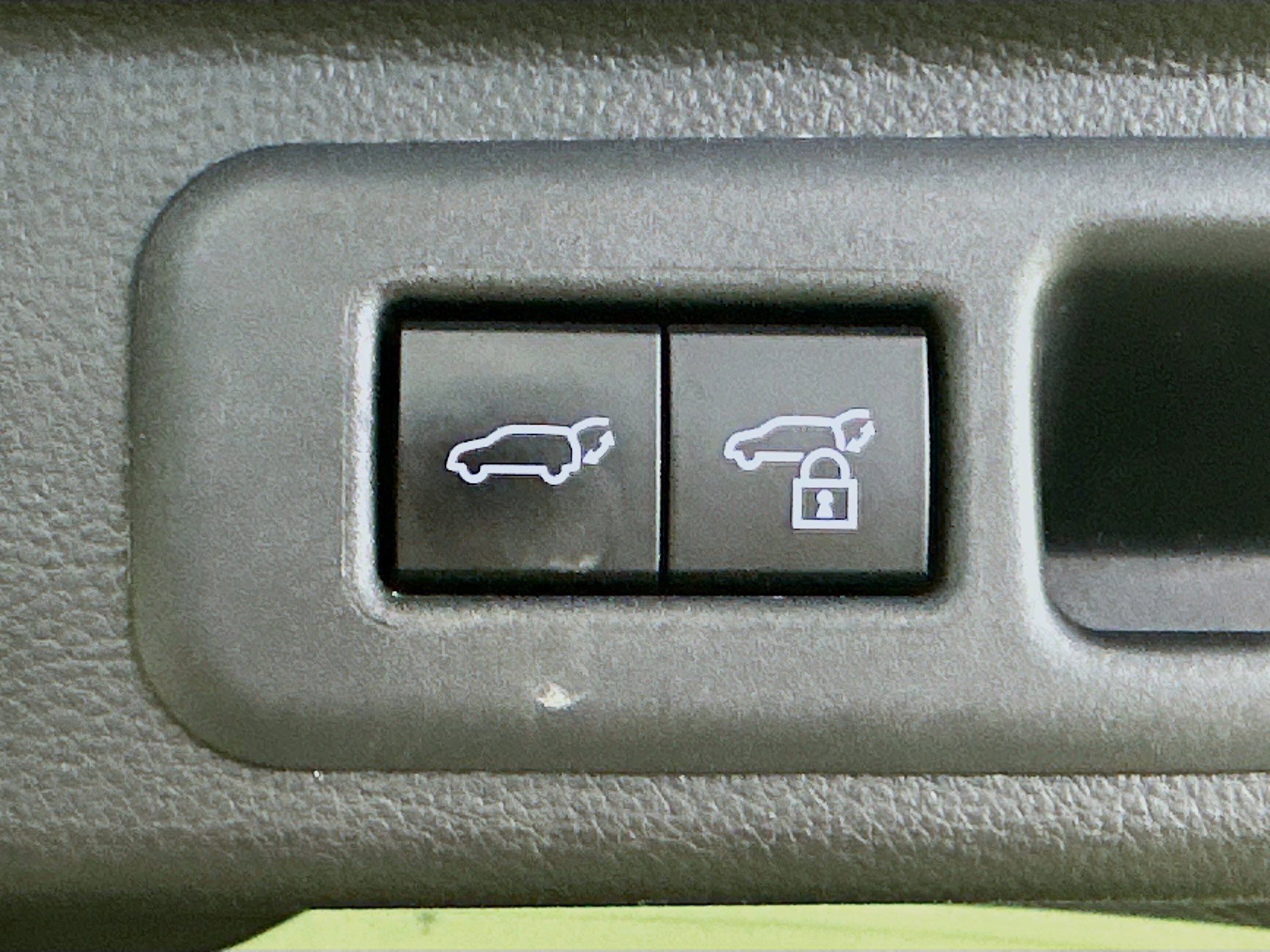 Used 2024 Toyota Sequoia Platinum AWD/4WD image 32