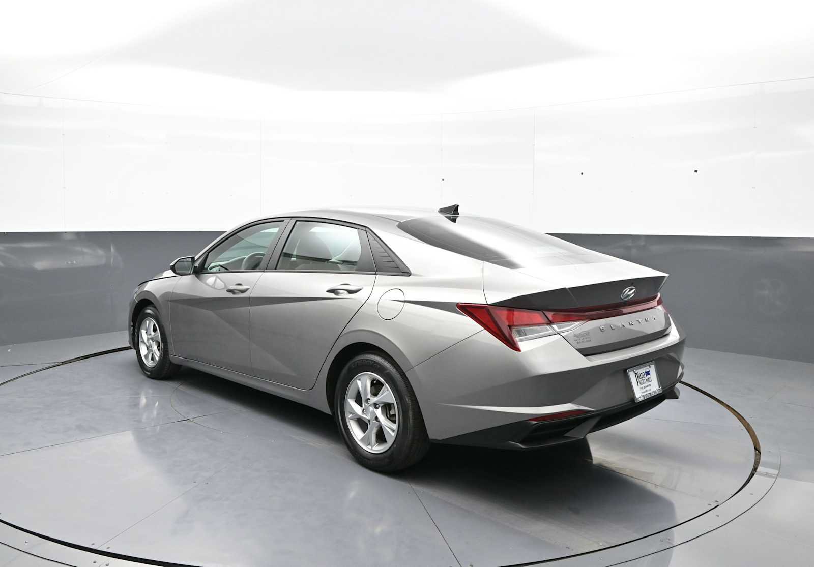 Certified 2023 Hyundai Elantra SE FWD image 8