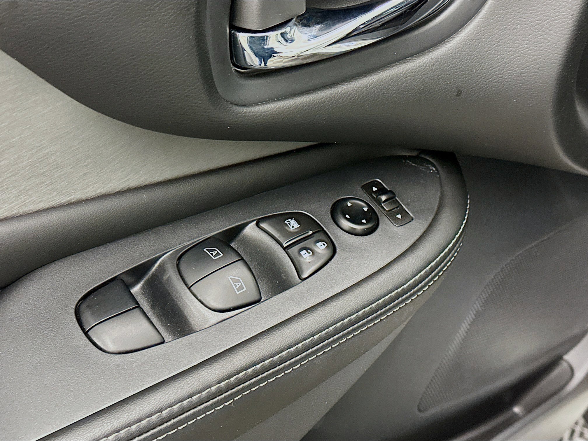 Used 2024 Nissan Murano SV w/ SV Midnight Edition Package AWD/4WD image 15