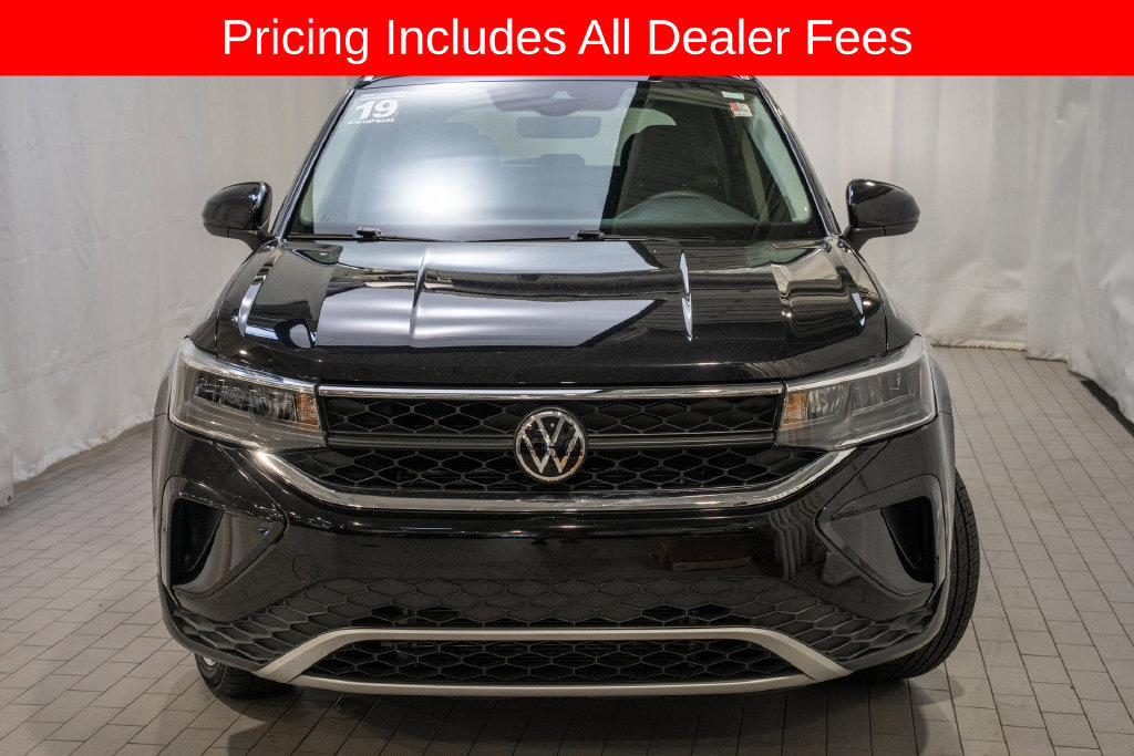 Used 2022 Volkswagen Taos SE FWD image 2