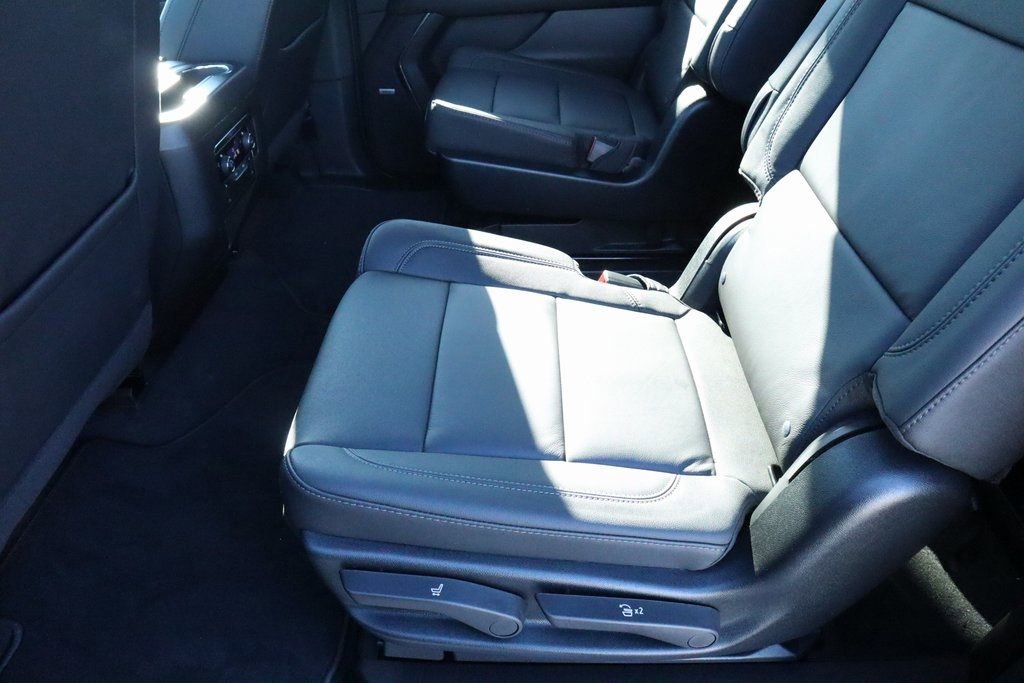 New 2026 Chevrolet Suburban Z71 w/ Comfort Package image 13