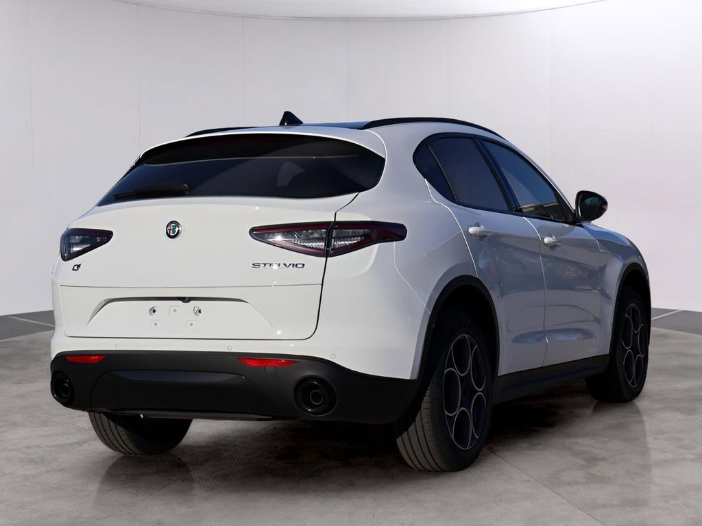 New 2025 Alfa Romeo Stelvio Sprint image 7