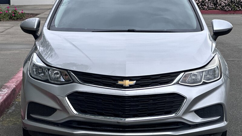 Used 2018 Chevrolet Cruze LS image 3
