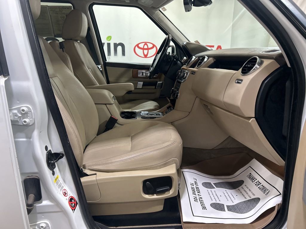 Used 2016 Land Rover LR4 HSE image 13