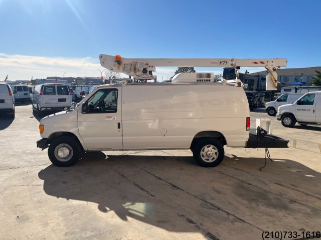 Used 2006 Ford E-350 and Econoline 350 Super Duty RWD image 4