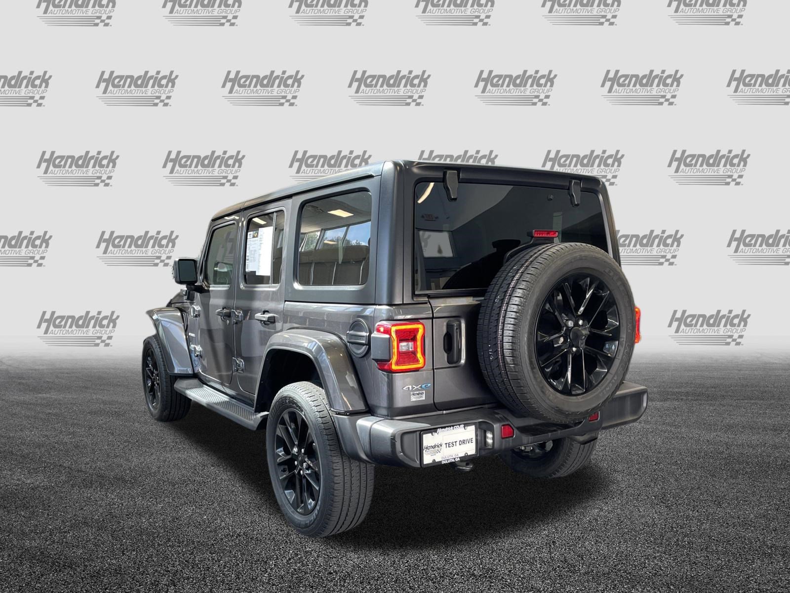 Used 2021 Jeep Wrangler Unlimited Sahara w/ Cold Weather Group AWD/4WD image 8