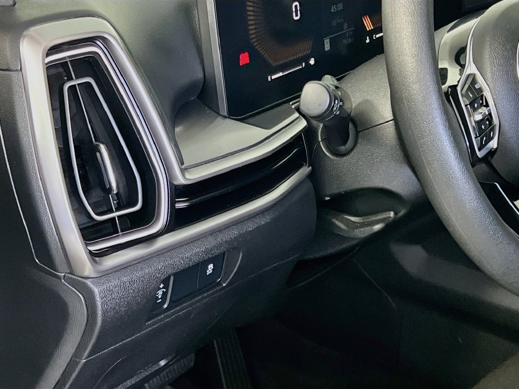 Certified 2025 Kia Sorento LX FWD image 11