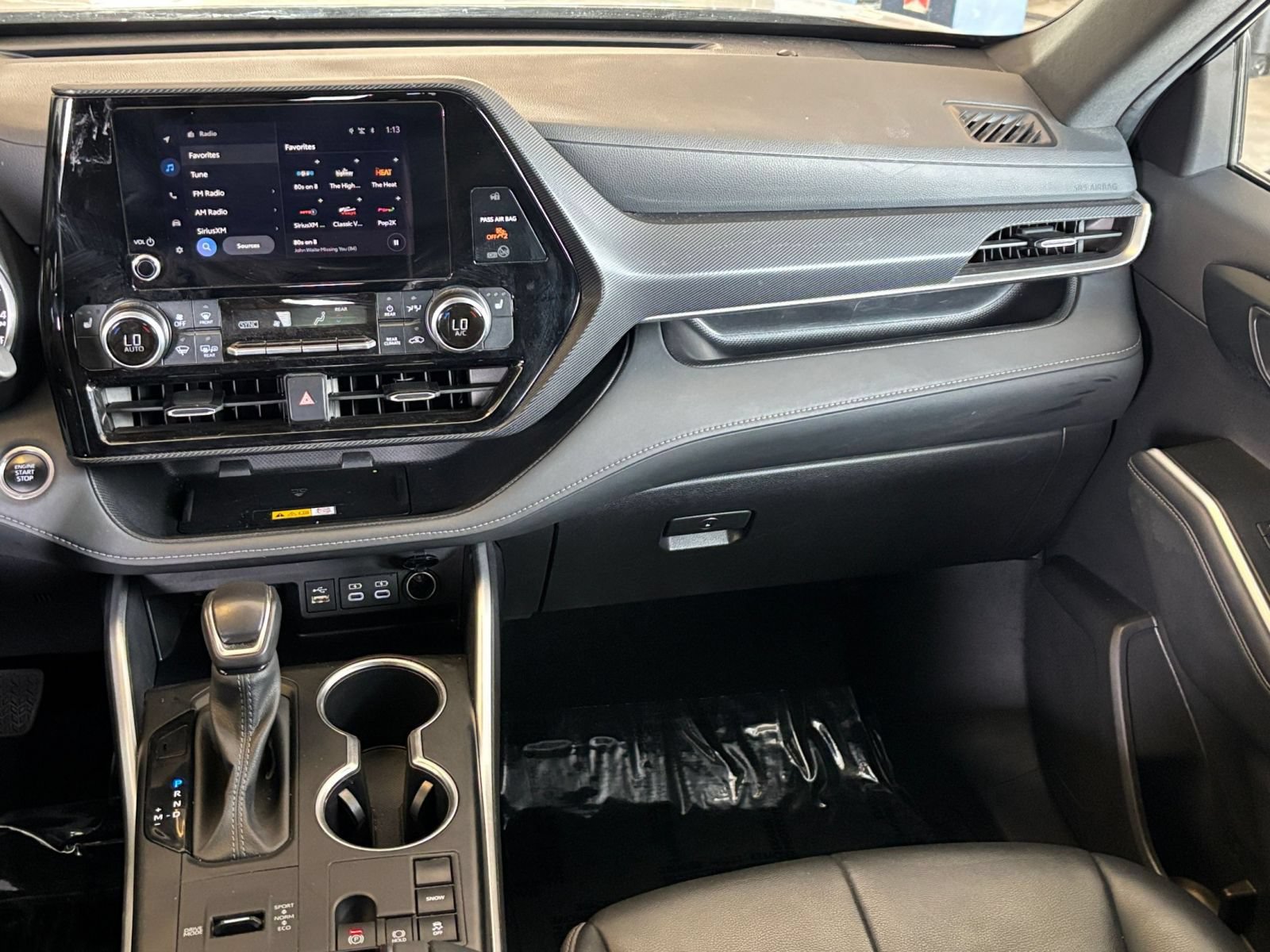 Used 2024 Toyota Highlander XSE FWD image 38