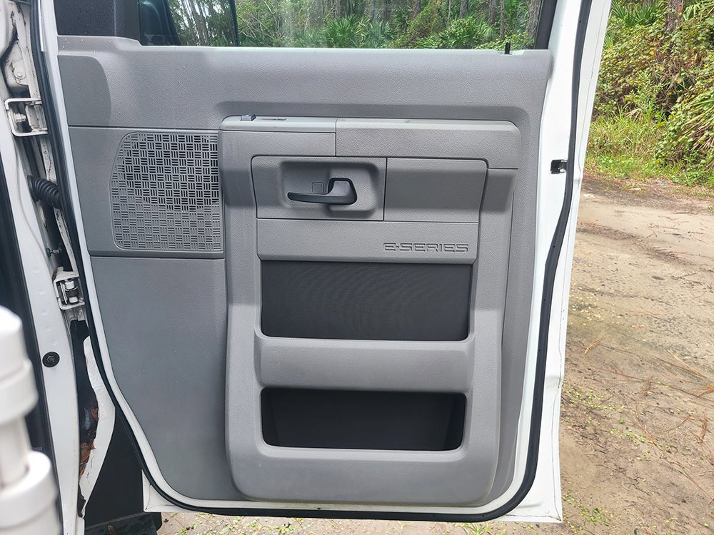 Used 2009 Ford E-250 and Econoline 250 Extended RWD image 24