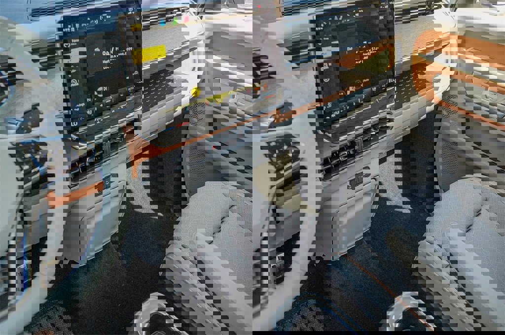 New 2025 Volkswagen ID. Buzz 1st Edition image 14