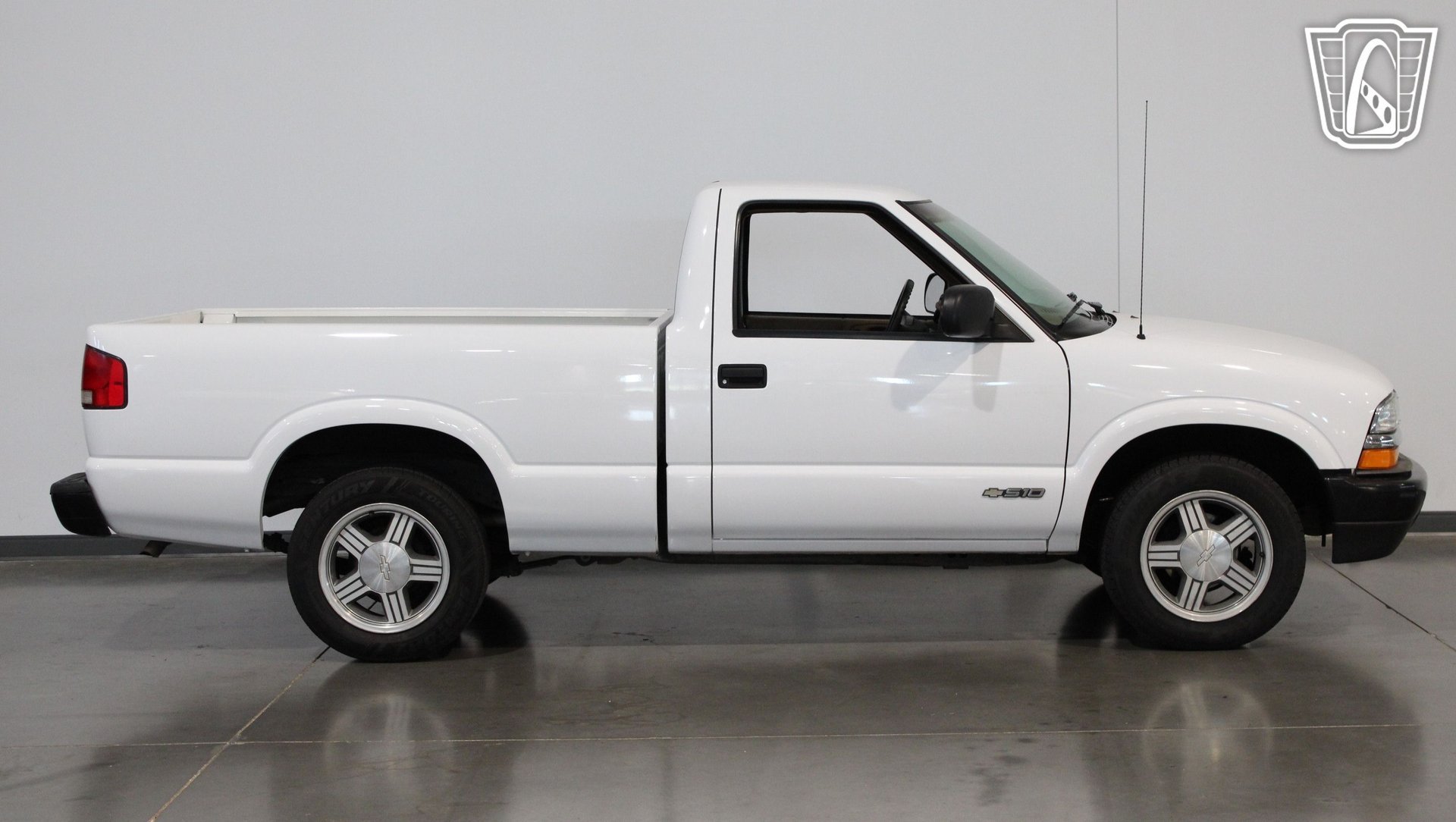 Used 1998 Chevrolet S10 Pickup 2WD Regular Cab image 25